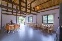 구유 시즌스 · 시크릿 오아시스 디자이너 풀 & 가든 리트리트 (왕시안 밸리 지점)