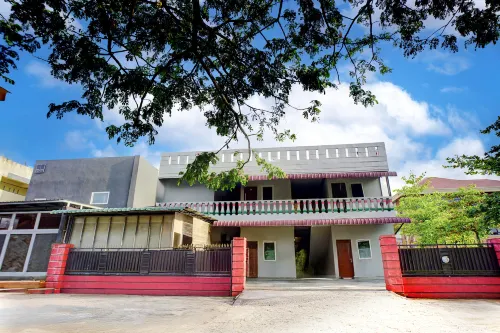 โรงแรม โอ สกายวิว ใกล้ มหาวิทยาลัย สุมาตรา อูตารา ( USU ) เดิมชื่อ จูมา ซิเกอร์ - 3 ดาว