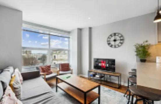 Bright-on Heights F4