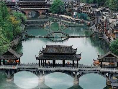YIQUAN RIVERVIEW B&B — Riverside Views, Ancient Bridge & Historic Well (TUO RIVER, YUNQIAO)