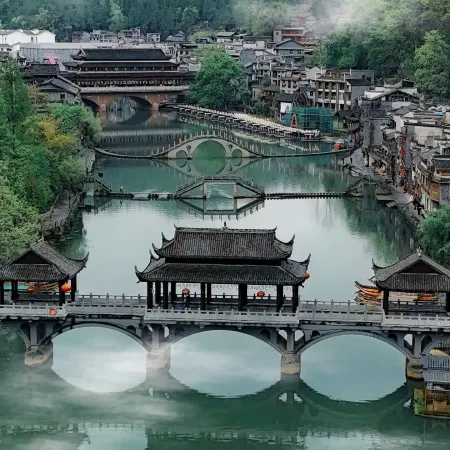 YIQUAN RIVERVIEW B&B (TUO RIVER, YUNQIAO)