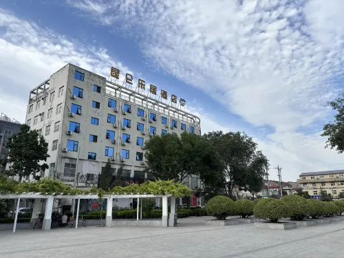 Kunlun Leju Hotel (Jiaozuo Wuzhi Yellow River Avenue Branch)