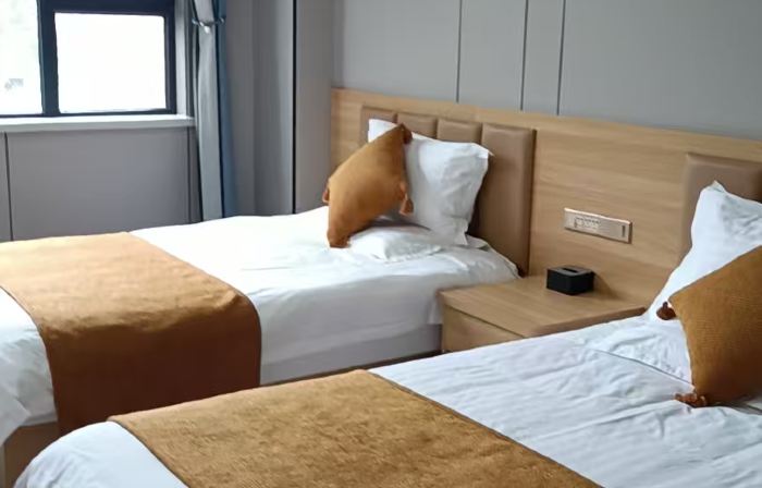 Huangling Longxuan Hotel