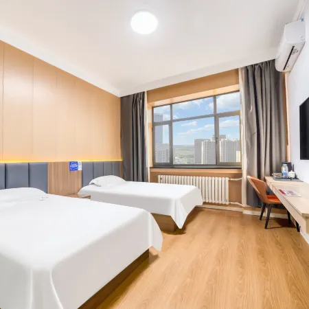 First Village Hotel (Harbin Ice and Snow World Branch) Отели рядом с достопримечательностью «Больница Харбина Чэньфэна по гемангиоме»