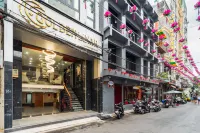 Golden Lunar Hotel - Moonlight Stay in Bui Vien Walking Street Hotel a District 1 - Pham Ngu Lao Street
