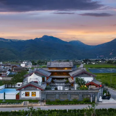 Fengyun Gui Homestay Hotel Hotels near Lashihai Wetland Park