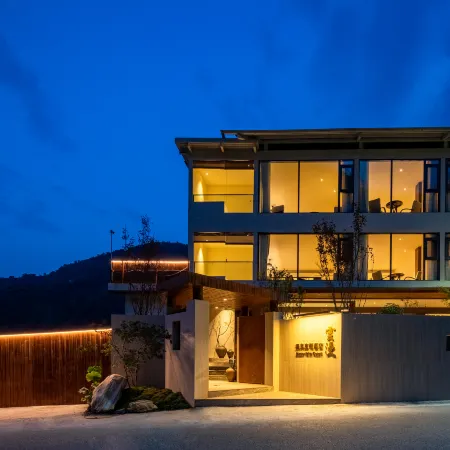 Hailuogou Yunman Warm Resort Hotel