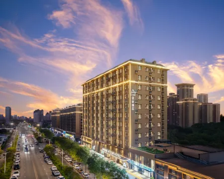 Atour Hotel Kaifeng North Station Museum Hotels in Kaifeng