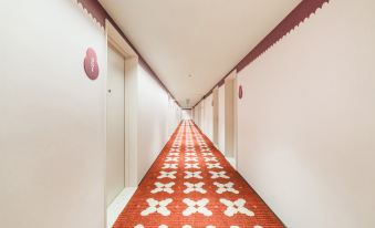 Hello Hotel (Xilinhot Victory Plaza Branch)