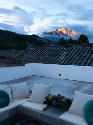 Lijiang Ruixi Xijianshu Yinluxury Fragrance Hotel Hotels near Sifang Street