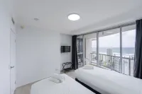 Resort Style Chevron Apartments Surfers Paradise by Gold Coast Travels - Homestays