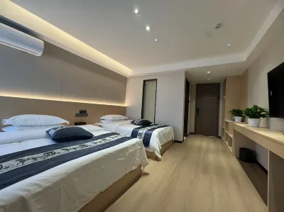 Shuangyin Hotel (Yining Airport) Hotels in Kazanqi Folk-custom Village/Han Chinese Street