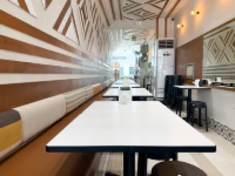 Red Planet Makati Amorsolo Hotels in Makati