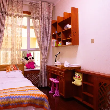 Yining Qinheju Courtyard Homestay
