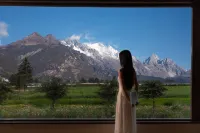 山眷雲·日照金山·田也咖啡·雪山全幅畫景飯店 麗江住宿飯店