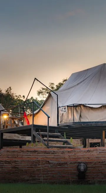 ดีลักซ์ เต็นท์