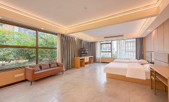 Yijia Hotel (Shanghai Road Branch near Beihai Art College)