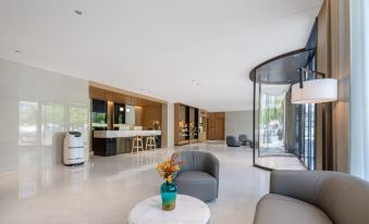 Anyue Hotel (Longevity Town Changshou High-Speed Rail North Station)