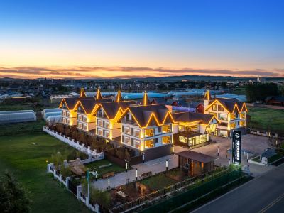 Guna Right River Bank Holiday Villa