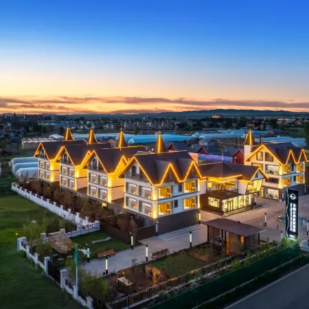 Guna Right River Bank Holiday Villa