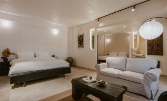 Hualing Art Space High-end Homestay (WeiShan Ancient City)