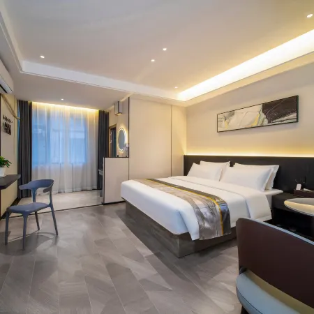 Time Light Enjoyment Hotel (Hunan City University Yiyang Medical College)