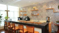 Qingdao Mt. South on the Water  Hotel - バー