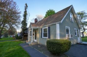 5•Star Fave Cape Cod Style Gem with Bedroom on the Main