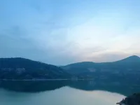 Zhongzhou International Hotel (Hebidong Railway Station Hotel) - romantique
