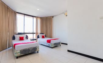 RedDoorz @ Sparkling Hotel near Stasiun Gubeng Surabaya