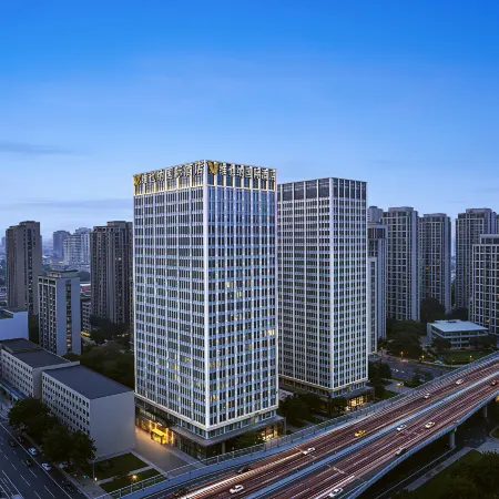 Vienna International Hotel (Luoyang Yingtianmen Jiuzhouchi Branch)