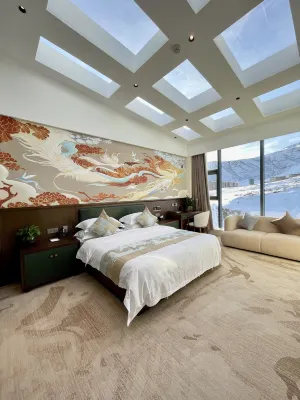 Changhong Pearl Hotel (Qinggeli Langshan Ski Resort)