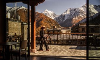 Daocheng Yading AZARA Nomad Black Highland Barley Hotel