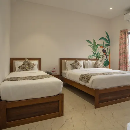 MAYA'S MANOR - A Luxury Lake View Boutique Hotel