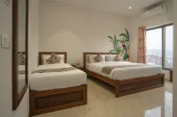 MAYA'S MANOR - A Luxury Lake View Boutique Hotel