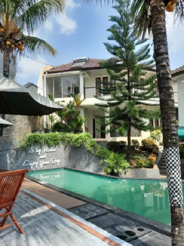 Aleyra Hotel and Villa's Garut Hotels near mama