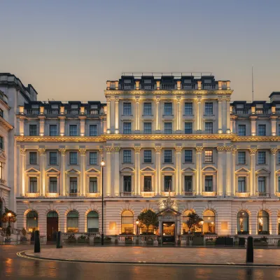 سوفيتل لندن سانت جيمس Hotels near وسط لندن