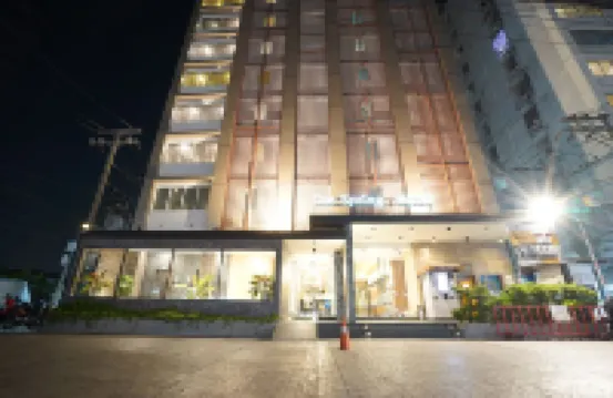 The Spring Srinakarin Hotel Hotels near السوق اليلي