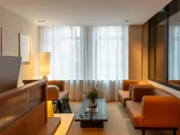 Hotel Middelland Rotterdam Отели рядом с достопримечательностью «Эмхавен»