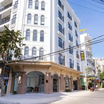 Sun Hill Hotel Hotels near Hon Ba Island