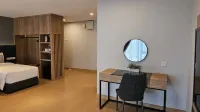 Bond Hotel