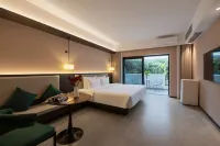 Jingshang Resort Hotel (Fuxian Lake Guanglong Town)