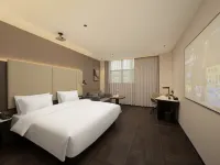 Dongfang Wenju Hotel · Anqing Station Tianzhushan Airport Hotels in Anqing