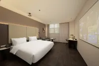 Dongfang Wenju Hotel · Anqing Station Tianzhushan Airport