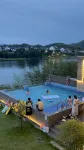 Yulong Lakeside · Xiaoyin Jiangshe · Swimming Pool Homestay (Taohua Tan Scenic Area)