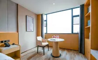 EZZI Hotel （Shenzhen Bao'an International Exhibition Ice and HuaFa Snow World）） Hotels in Shenzhen