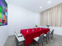 Manxin esports cinema hotel (Suining station Chengbei passenger station branch) Hotels in Suining
