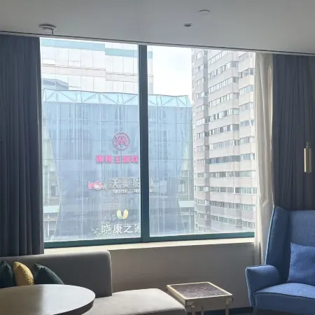Dongfang Lizhi Hotel (Chengdu Chunxi Road Taikoo Li)
