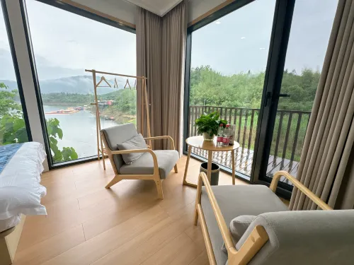 Xiandao Lake Hushan Xiaoju Homestay