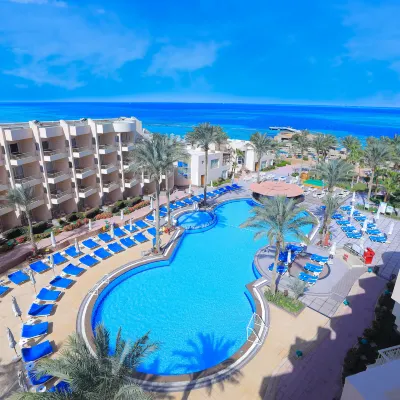 فندق سي ستار بوريفاج Hotels near مسجد النور المحمدى